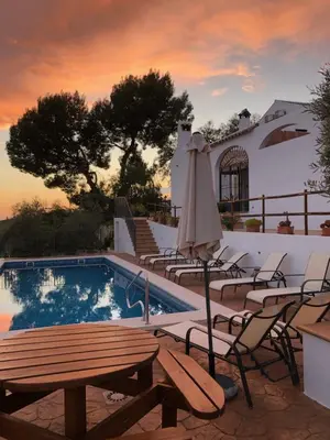 Piscina en o cerca de Cortijo El Horcajillo