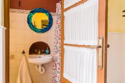 Un baño de Casa Juramento