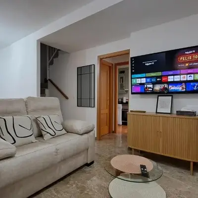 Apartamentos Maria Cristina con parking privado gratis