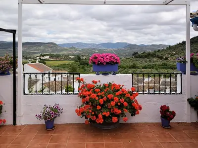Vista general de una montaña o vista desde la casa o chalet