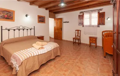 Cama o camas de una habitación en Charming House in Montefrío with Private Pool