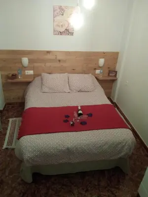 Cama o camas de una habitación en LAS CALAÑAS DE SETENIL