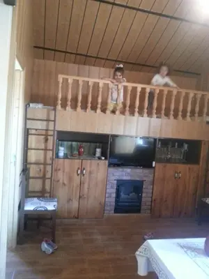 Una cocina o zona de cocina en Bungalow Perotonar Ideal Para Familia Con Niños