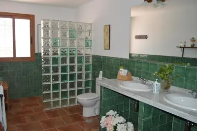 Un baño de El Olivo del Moreno