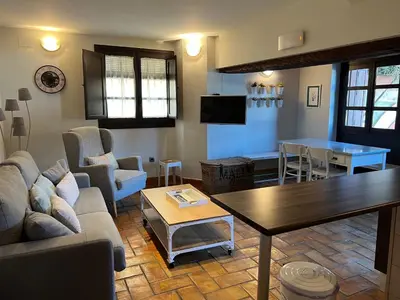 Una televisión o centro de entretenimiento en Aljara Corredera