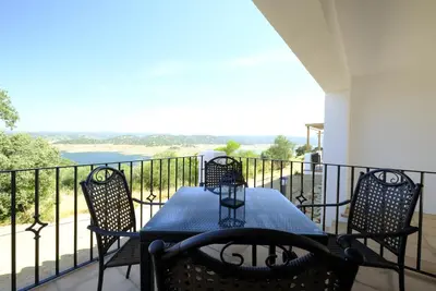 Un balcón o terraza de Casas de Alisné