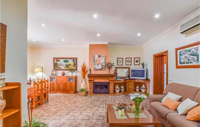 Zona de estar de Nice Home In Córdoba With Wifi