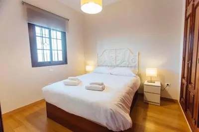 Cama o camas de una habitación en Duplex with terrace- 5Bd 3Bth- Center