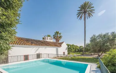 Piscina en o cerca de Gorgeous Home In La Campana, Sevilla