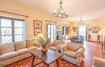 Zona de estar de Gorgeous Home In La Campana, Sevilla