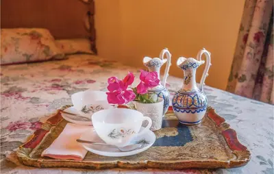Utensilios para hacer té y café en Gorgeous Home In La Campana, Sevilla