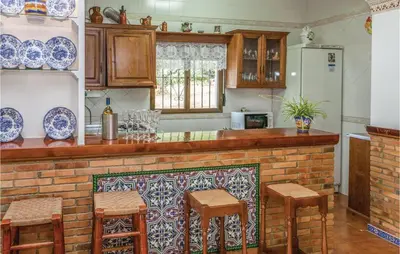 Una cocina o zona de cocina en Lovely Home In Constantina, Sevilla