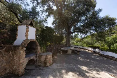 Un lugar de interés cerca of this country house