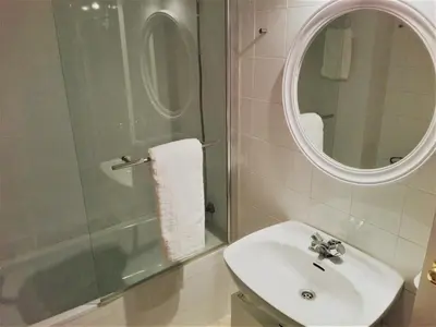Un baño de Duplex En Corral De Vecinos San Bernardo