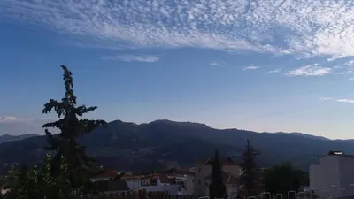 Vista general de una montaña o vista desde the country house