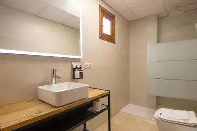 Un baño de RentalSevilla Cano y Cueto III