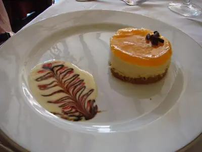 Comida en o cerca de este hotel