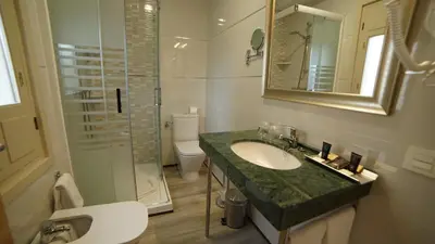 Un baño de Hotel Infante Antequera