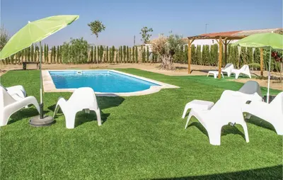 Piscina en o cerca de Awesome Home In Villanueva Del Duque