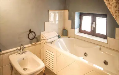 Un baño de Stunning Home In Villanueva Del Duque