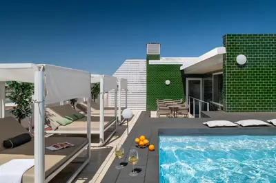 Piscina en o cerca de Ópera Apartments Alameda