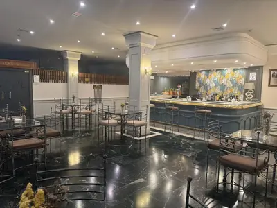 El salón o zona de bar de Hotel RL Anibal