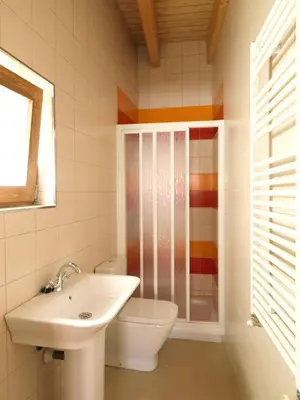 Un baño de La Choza de Trasmulas