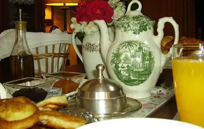 Comida en o cerca de este hotel
