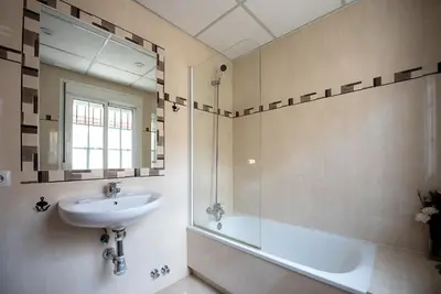 Un baño de Hostal La Muralla