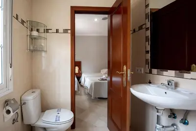 Un baño de Hostal La Muralla