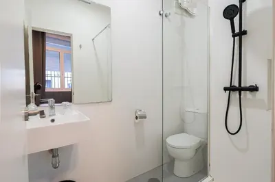 Un baño de Hostal La Muralla