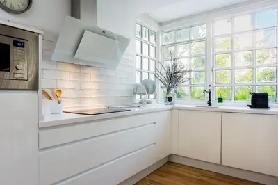 Una cocina o zona de cocina en Genteel Home San Leandro