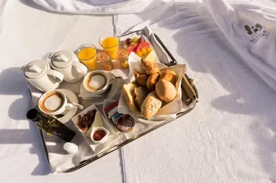 Comida en o cerca de este hotel