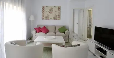 Una televisión o centro de entretenimiento en Entre Magnolios