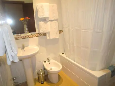 Un baño de Hostal Santa Ana
