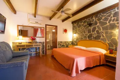 Cama o camas de una habitación en Hostal Nueva Andalucia