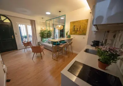Una cocina o zona de cocina en Cosy Apartment with Terrace in the Centre of Seville