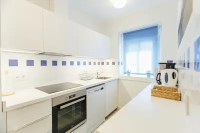 Una cocina o zona de cocina en Colorful and diaphanous- 3Bdr 1Bth - Peral