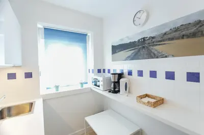 Una cocina o zona de cocina en Colorful and diaphanous- 3Bdr 1Bth - Peral