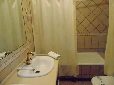 Un baño de Hotel Sierra de Araceli Lucena