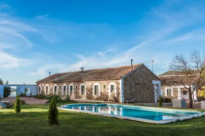 Piscina en o cerca de Balneario Aguas de Villaharta