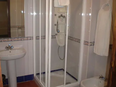 Un baño de Hotel La Yedra