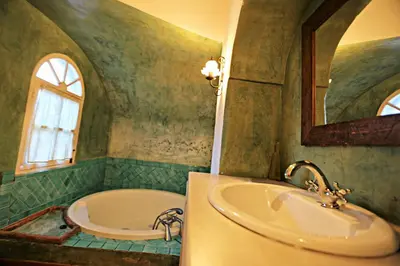 Un baño de El Rincón de San Benito