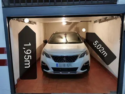 Plano de Great location with Free private parking