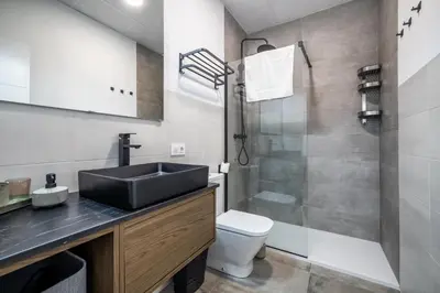 Un baño de El Oasis de San Pedro