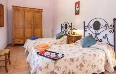 Cama o camas de una habitación en Gorgeous Home In Villaviciosa De Córdo