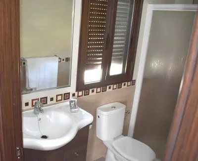 Un baño de Iznájar Suites