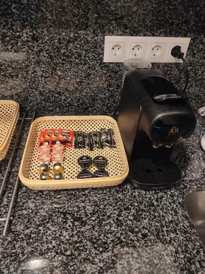 Utensilios para hacer té y café en Slow Suites Setas
