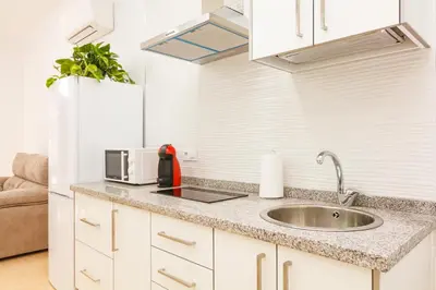 Una cocina o zona de cocina en Canadian 2