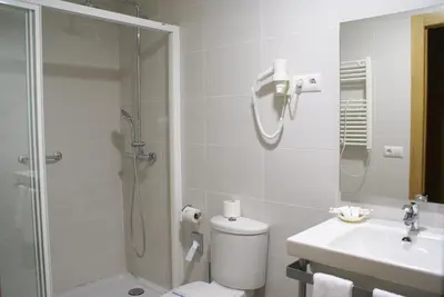 Un baño de Hotel Gema